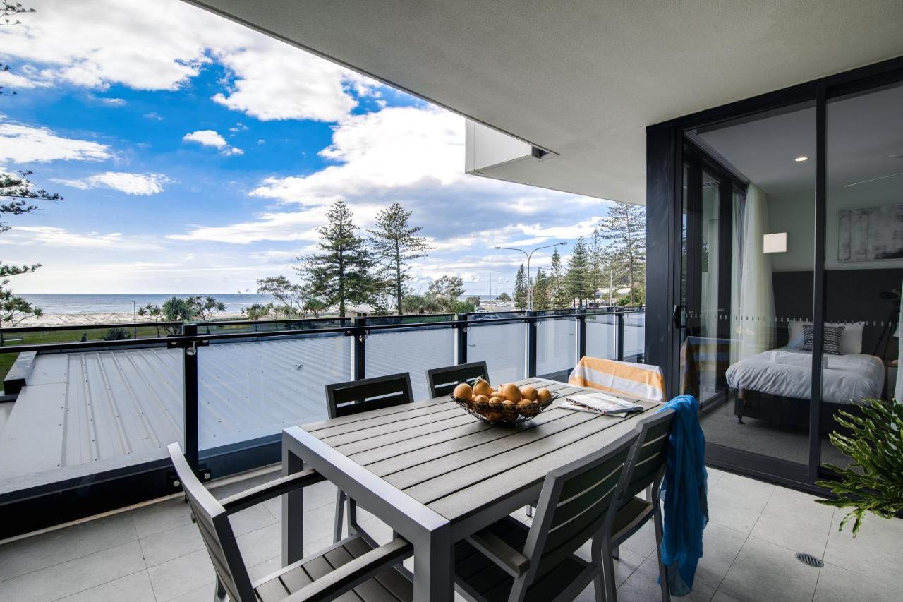 Iconic Kirra Beach Resort Gold Coast Buitenkant foto